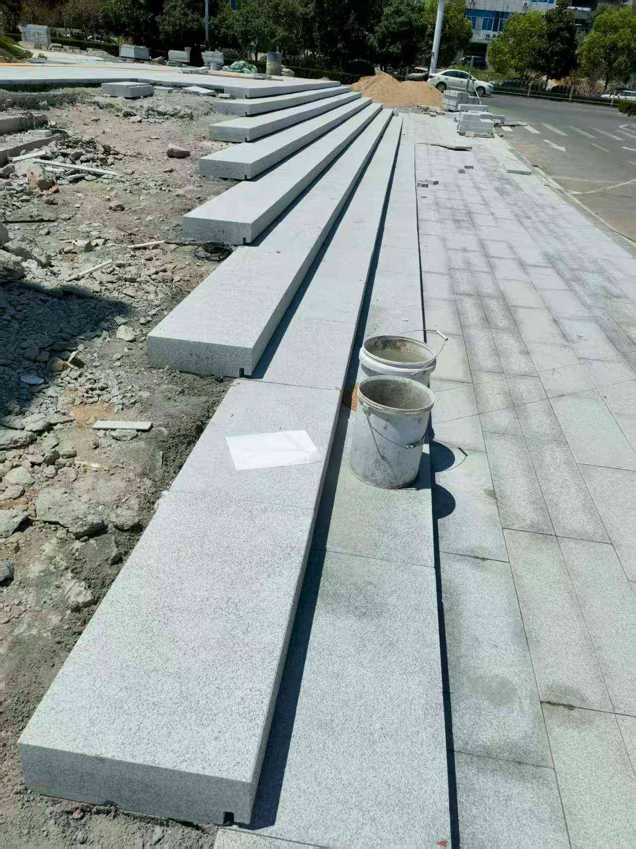 怀化 芝麻白整石台阶，施工现场