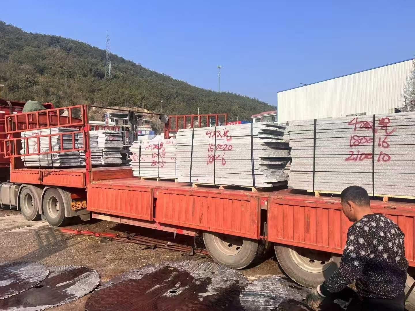 怀化 芝麻灰花岗岩光面毛板出货日常