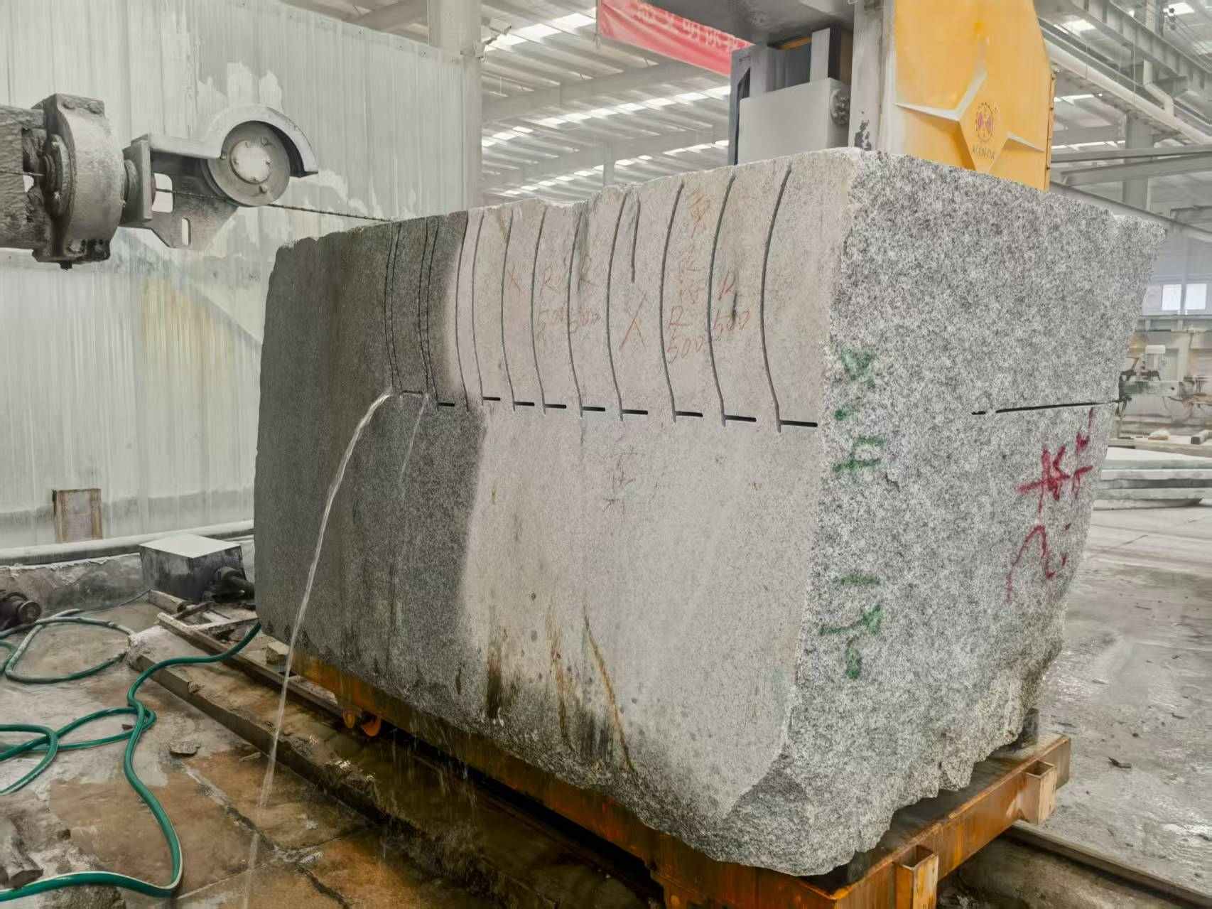 怀化 602，大花芙蓉白，绳锯加工弧形路沿石