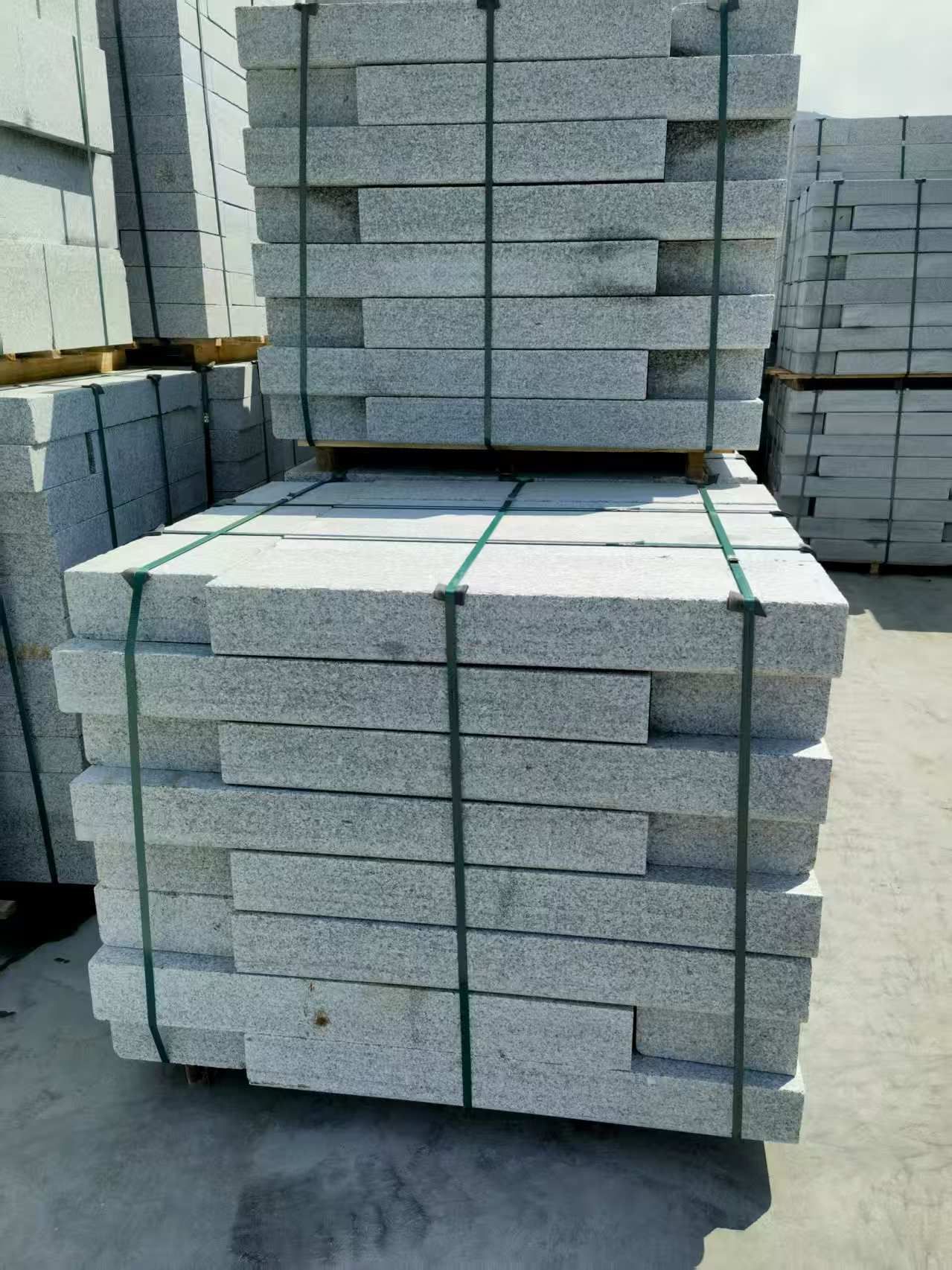 怀化 芙蓉白花岗岩路沿石、平石尺寸标准，色泽均匀